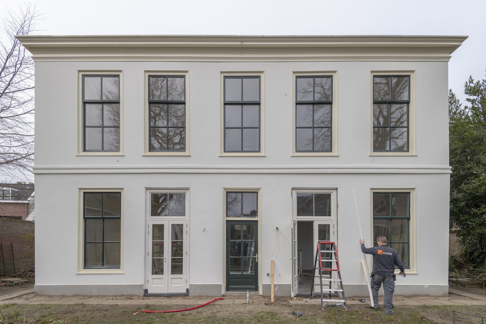 De luxe woning is bijna klaar voor oplevering.